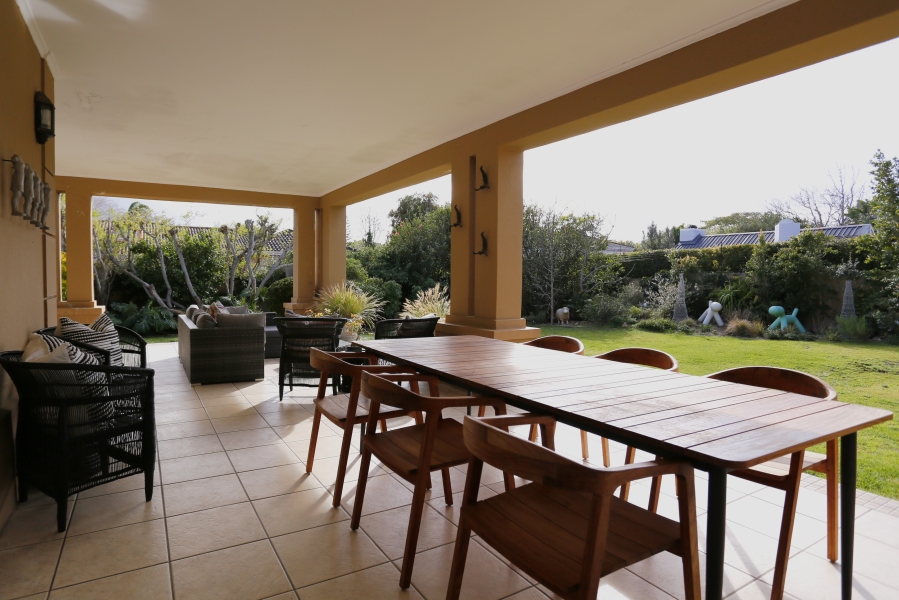 4 Bedroom Property for Sale in Constantia Western Cape